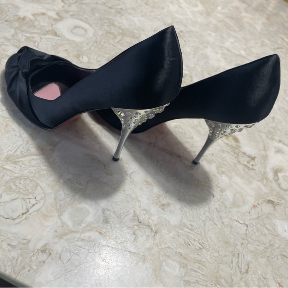 Paris Hilton Silver Jeweled Heel Satin Stilettos Sz 10 - Picture 2 of 7